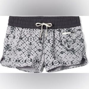 NWOT Women’s Vuori Clementine Shorts